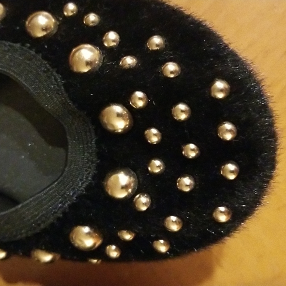 Black Foot Petals flats w studs - Picture 3 of 8